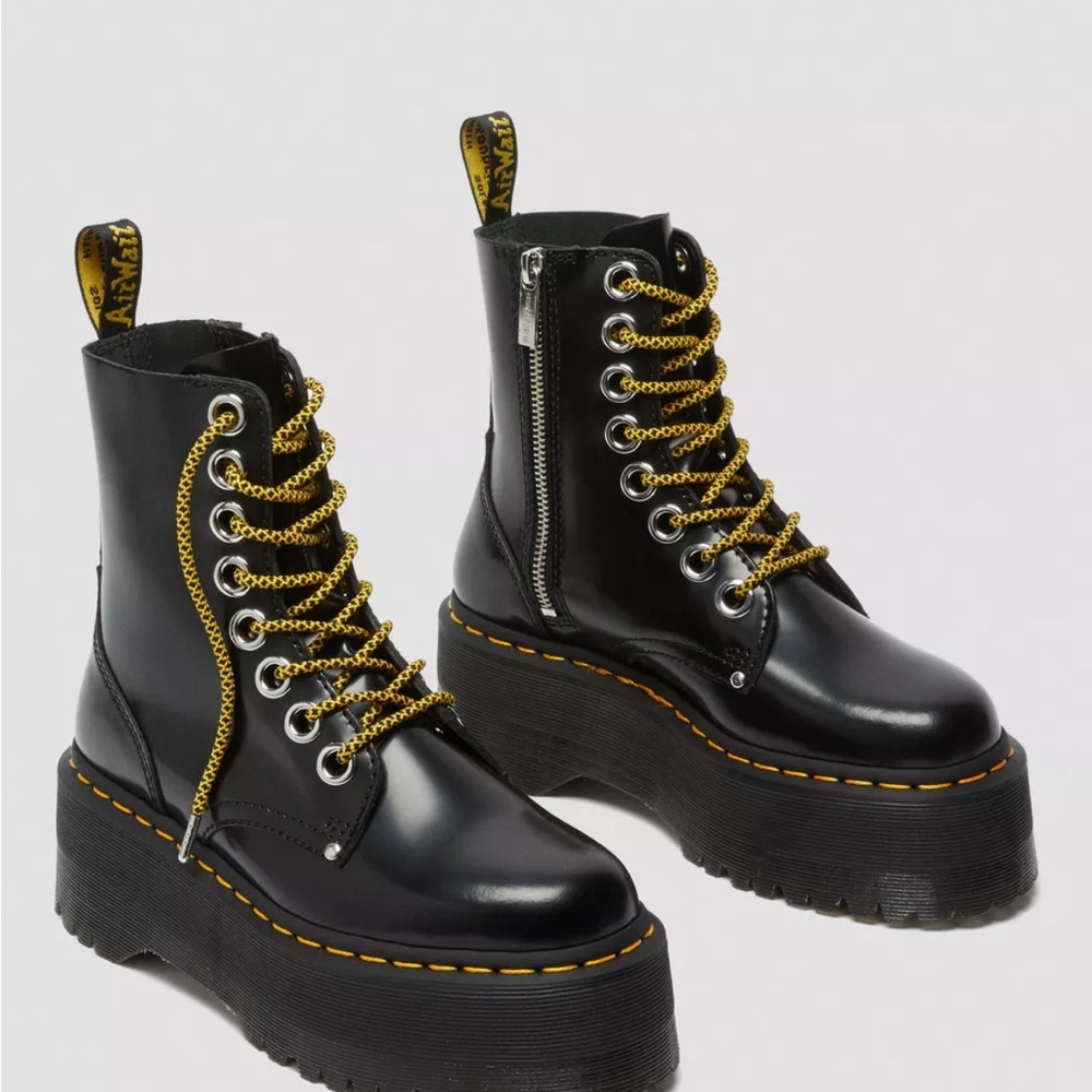 Womens Dr. Martens Jadon Max Platform Boot - Black